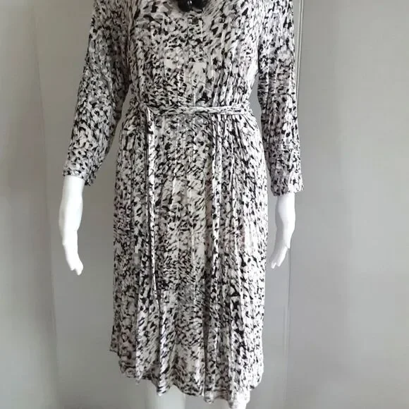 CAbi #822 ANIMAL PRINT JERSEY SHIRT DRESS SZ L (12) - Picture 3 of 9